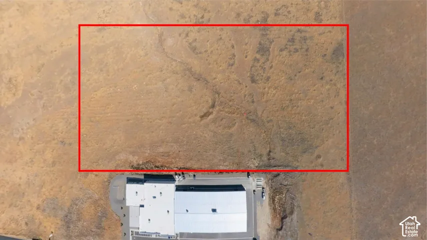 Aerial view with approximate property lines