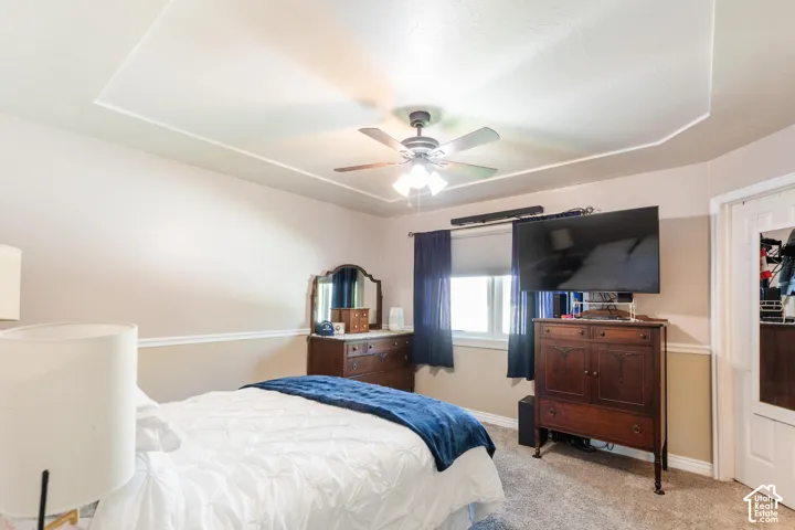 Recessed ceiling detail with a ceiling fan