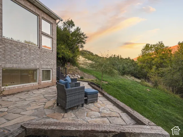 Stone-clad patio with a natural stone surface