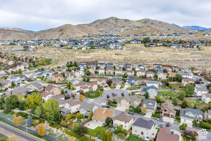 Traverse Mountain Neighborhood with mountain views and limitless trails.