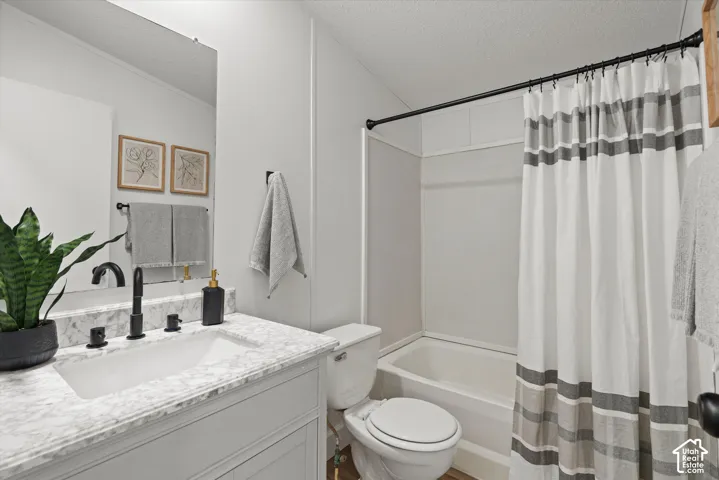 Full Bathroom #2