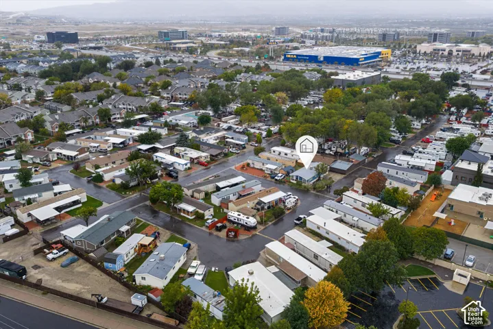 Easy access to I-15, shopping and more!