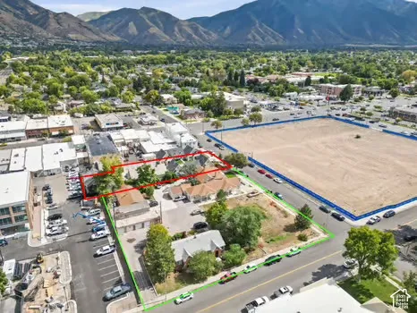 7-units & land are defined by green lines.