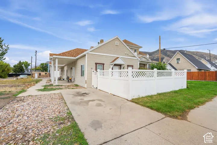 Second duplex each unit is 2 beds/ 1.75 baths.
