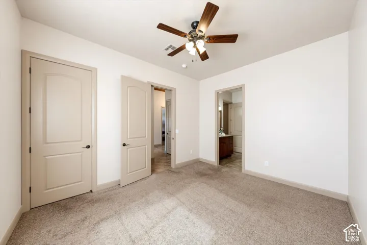 Neutral-toned carpet flooring