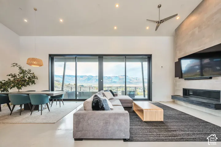 Vaulted ceilings with recessed lighting
