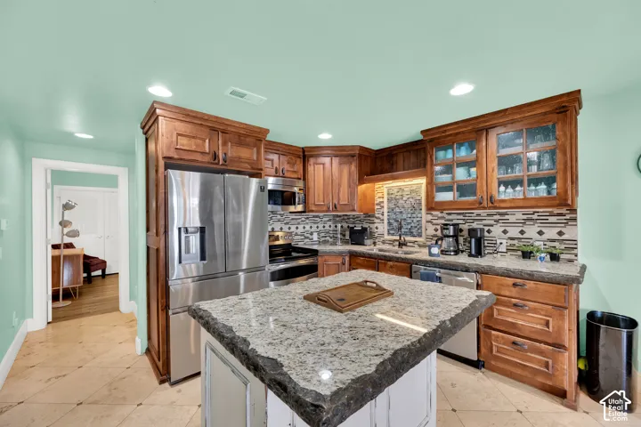 192 E Lakeside Ct, Saratoga Springs, Utah 84045