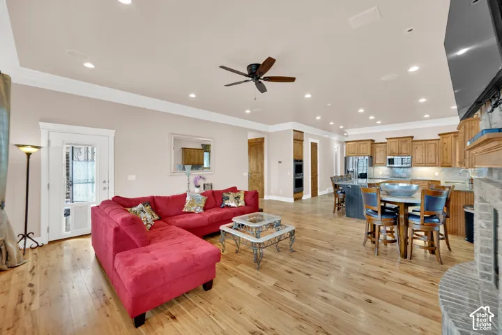 192 E Lakeside Ct, Saratoga Springs, Utah 84045
