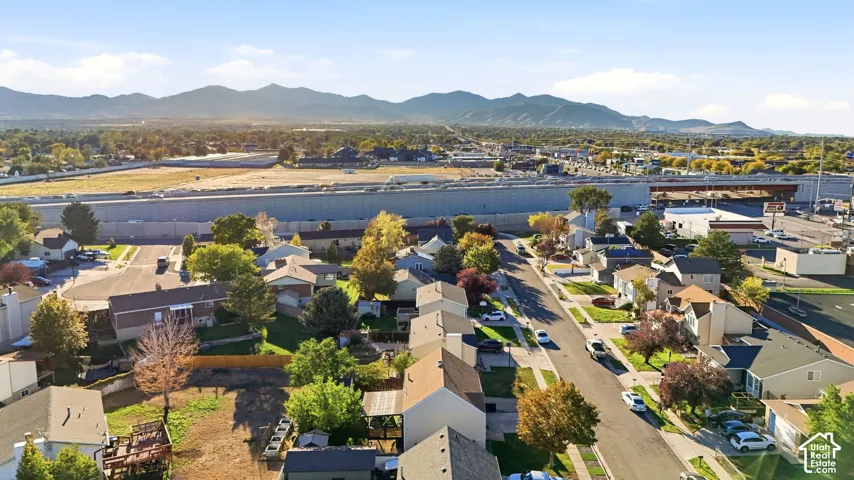 Residential neighborhood with mountain backdrop