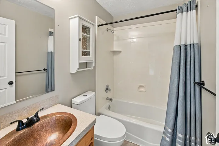 3702 N Higley Rd, Farr West, Utah 84404