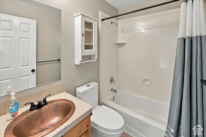 3702 N Higley Rd, Farr West, Utah 84404