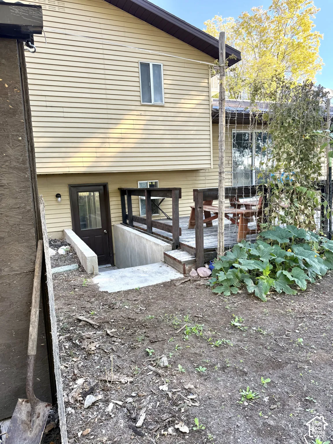 Walkout basement access