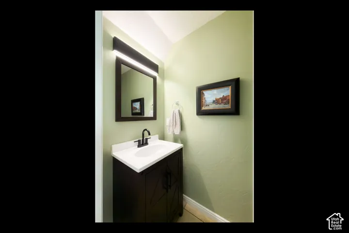Great Vanity/Light Combo