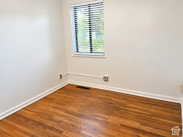Hardwood flooring, blinds