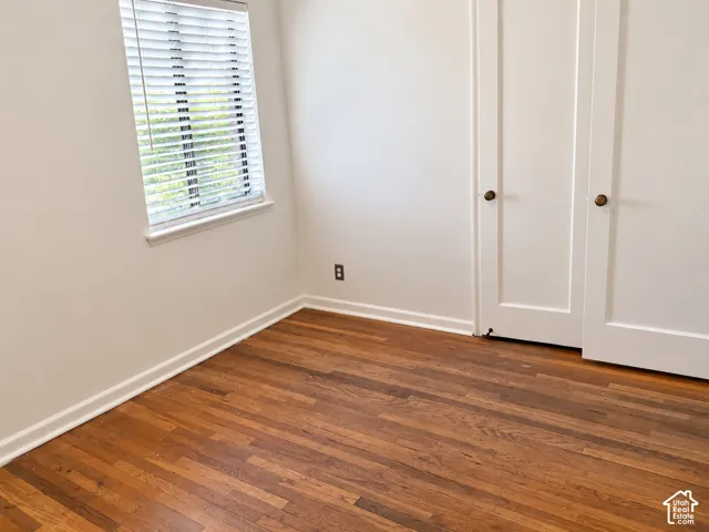 Hardwood flooring, blinds