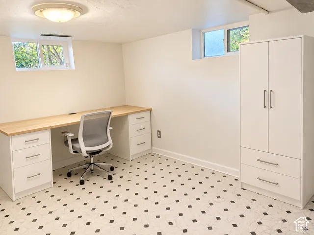 Office/flex space