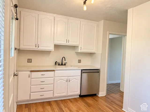 Kitchen, new paint, laminate flooring