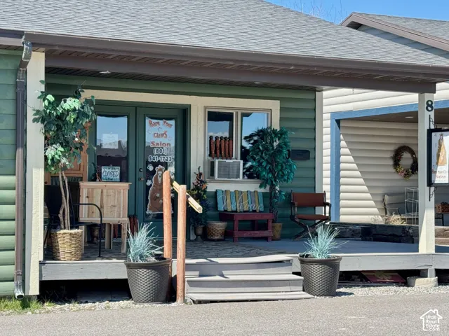 Thrifty Bear Furniture Shop unit 8