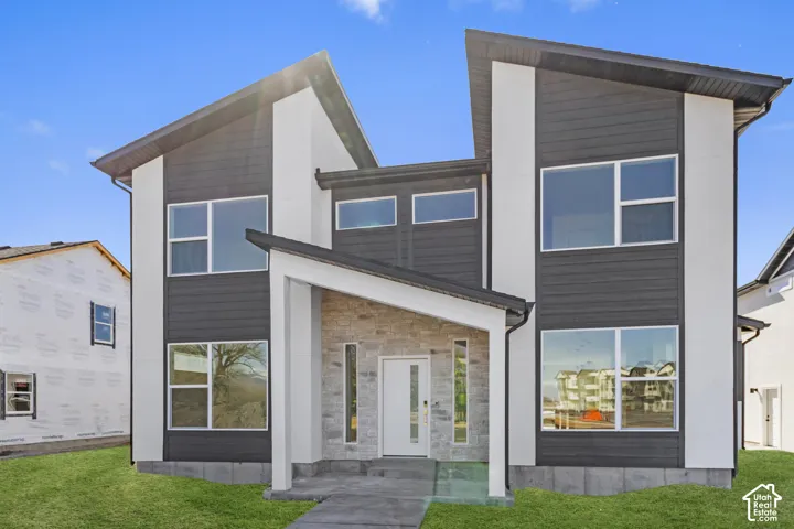 Digitally staged images are for representational purposes only. Interior finishes, colors, and selections will vary from those shown.