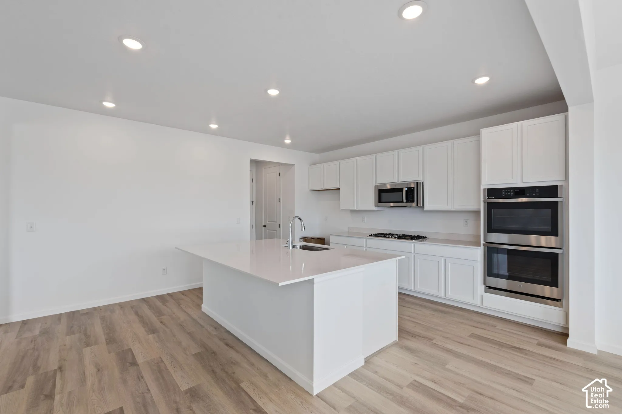 HOME TO BE BUILT! Pictures are of another similar Spec and not of this exact home. Colors and other options may vary from those seen here. Please see Sales consultant for details.