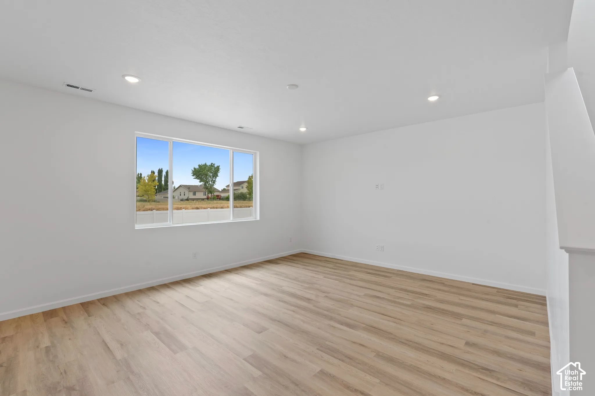 HOME TO BE BUILT! Pictures are of another similar Spec and not of this exact home. Colors and other options may vary from those seen here. Please see Sales consultant for details.