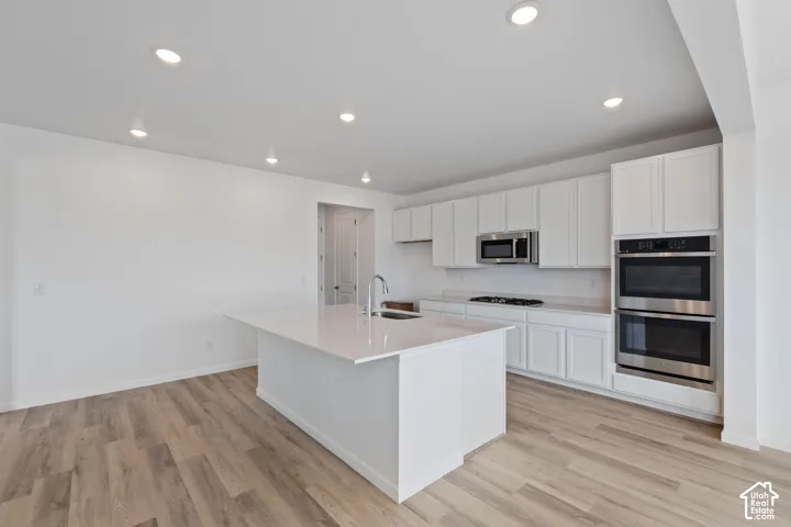 HOME TO BE BUILT! Pictures are of another similar Spec and not of this exact home. Colors and other options may vary from those seen here. Please see Sales consultant for details.