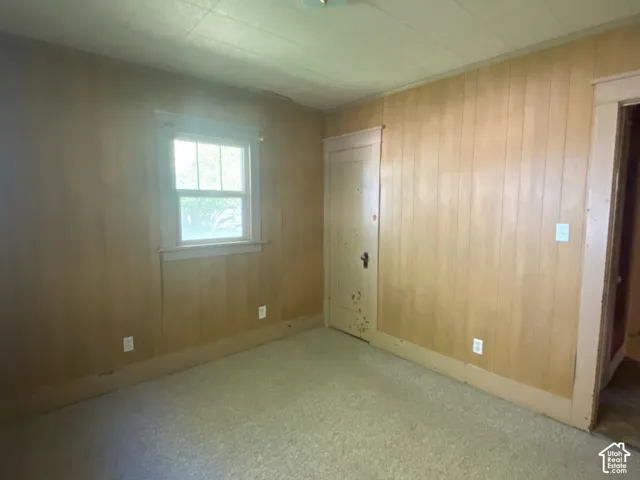 bedroom showing closet