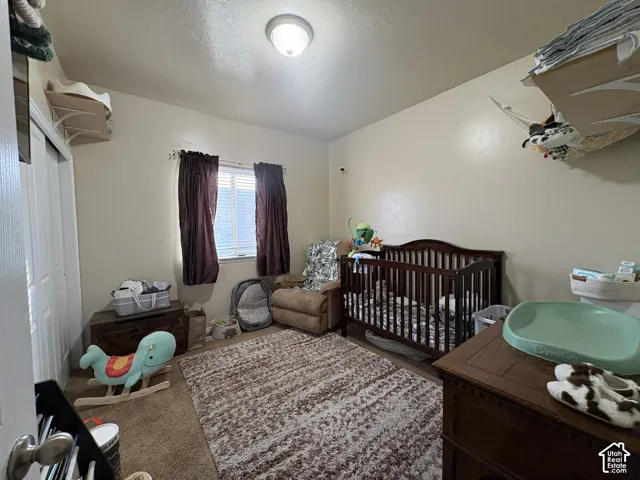 Recessed ceiling light fixture