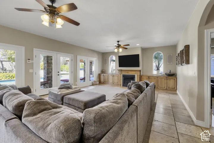 Stone tile flooring