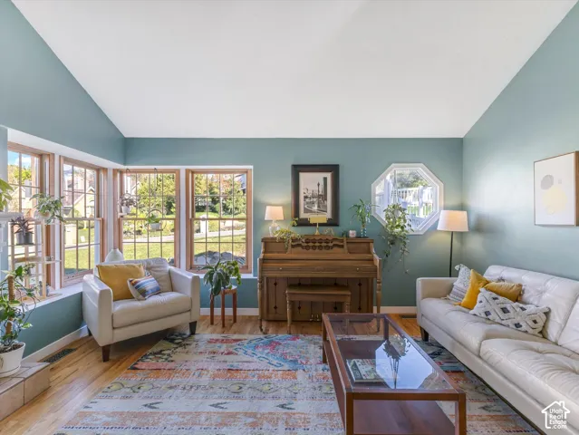 1126 E Gravel Hills Dr, Sandy, Utah 84094