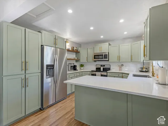 1126 E Gravel Hills Dr, Sandy, Utah 84094