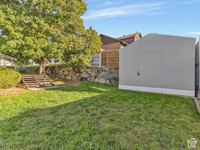 1126 E Gravel Hills Dr, Sandy, Utah 84094