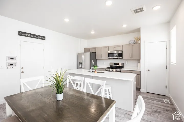 6258 W Annandale Way, West Jordan, Utah 84081