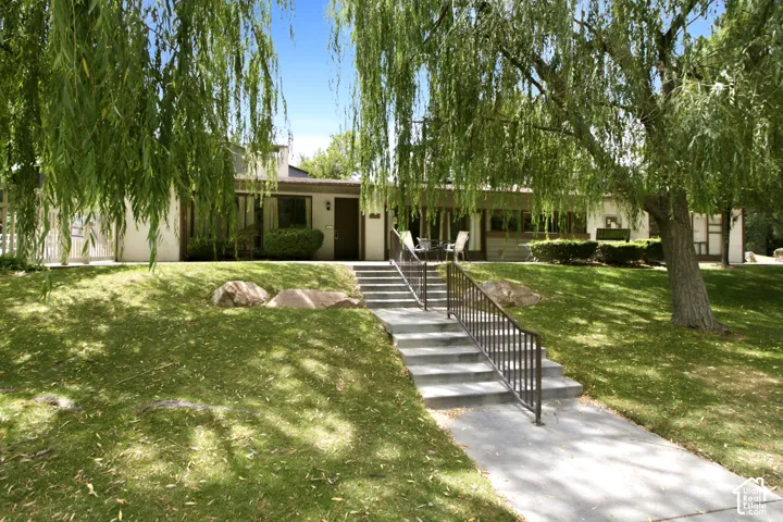 Clubhouse.