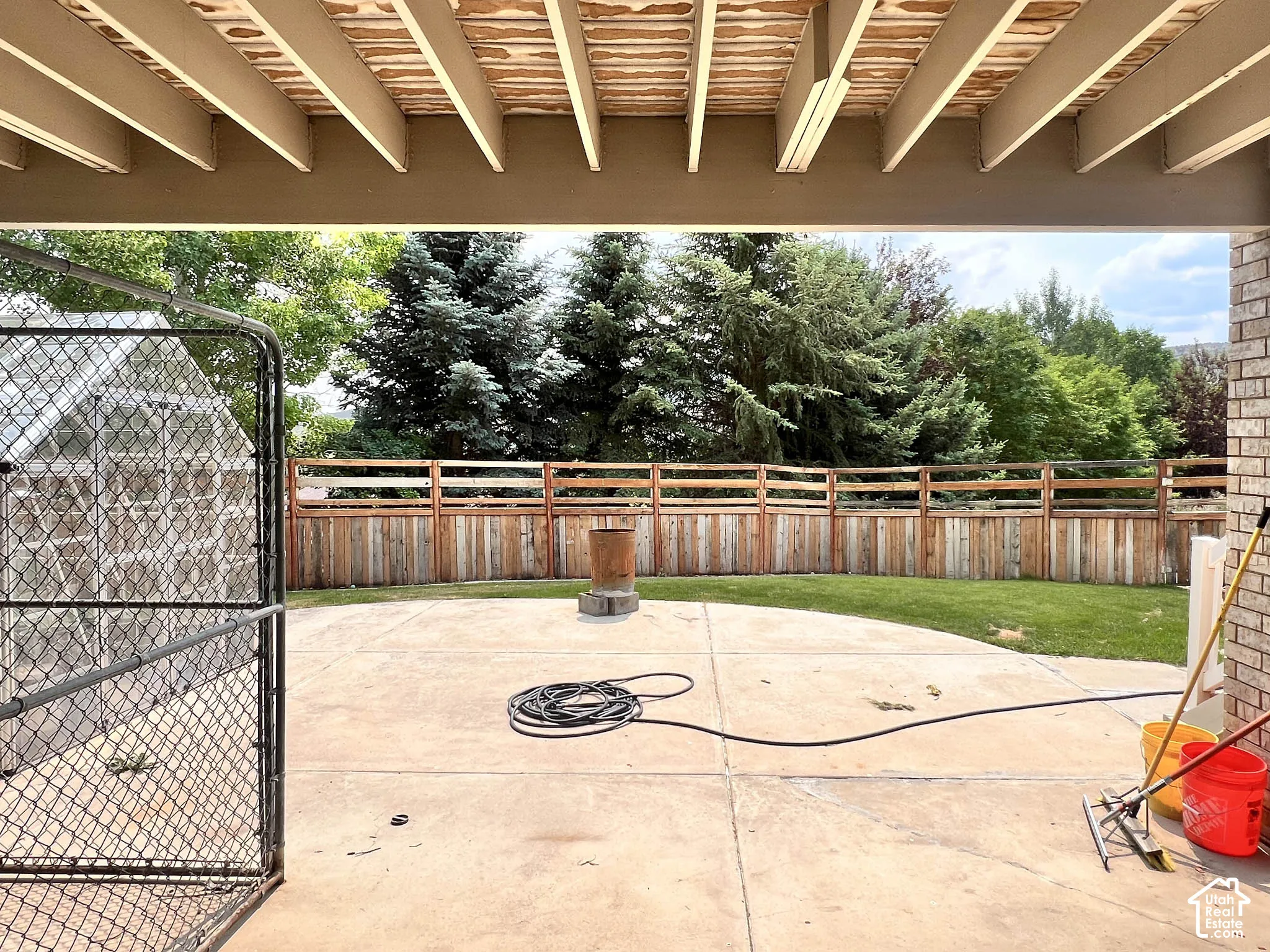Covered patio with concrete surface