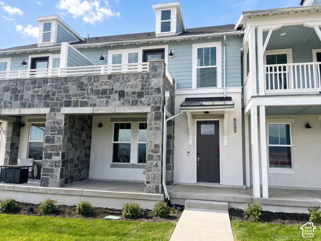 Stone facade entry