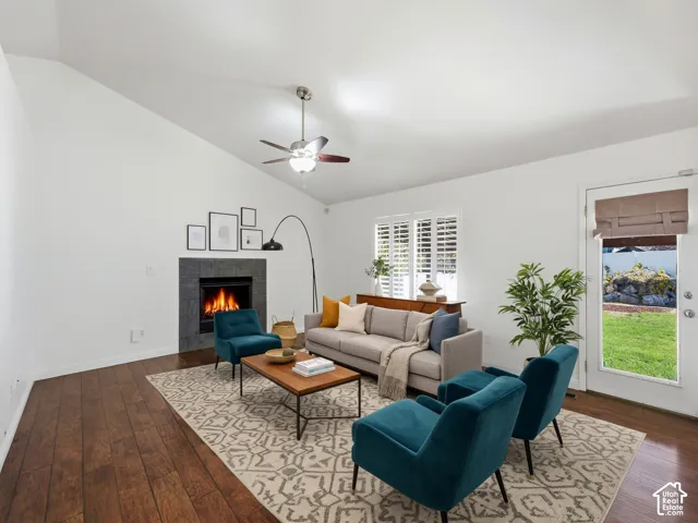 Room is virtually staged to show possibilities.