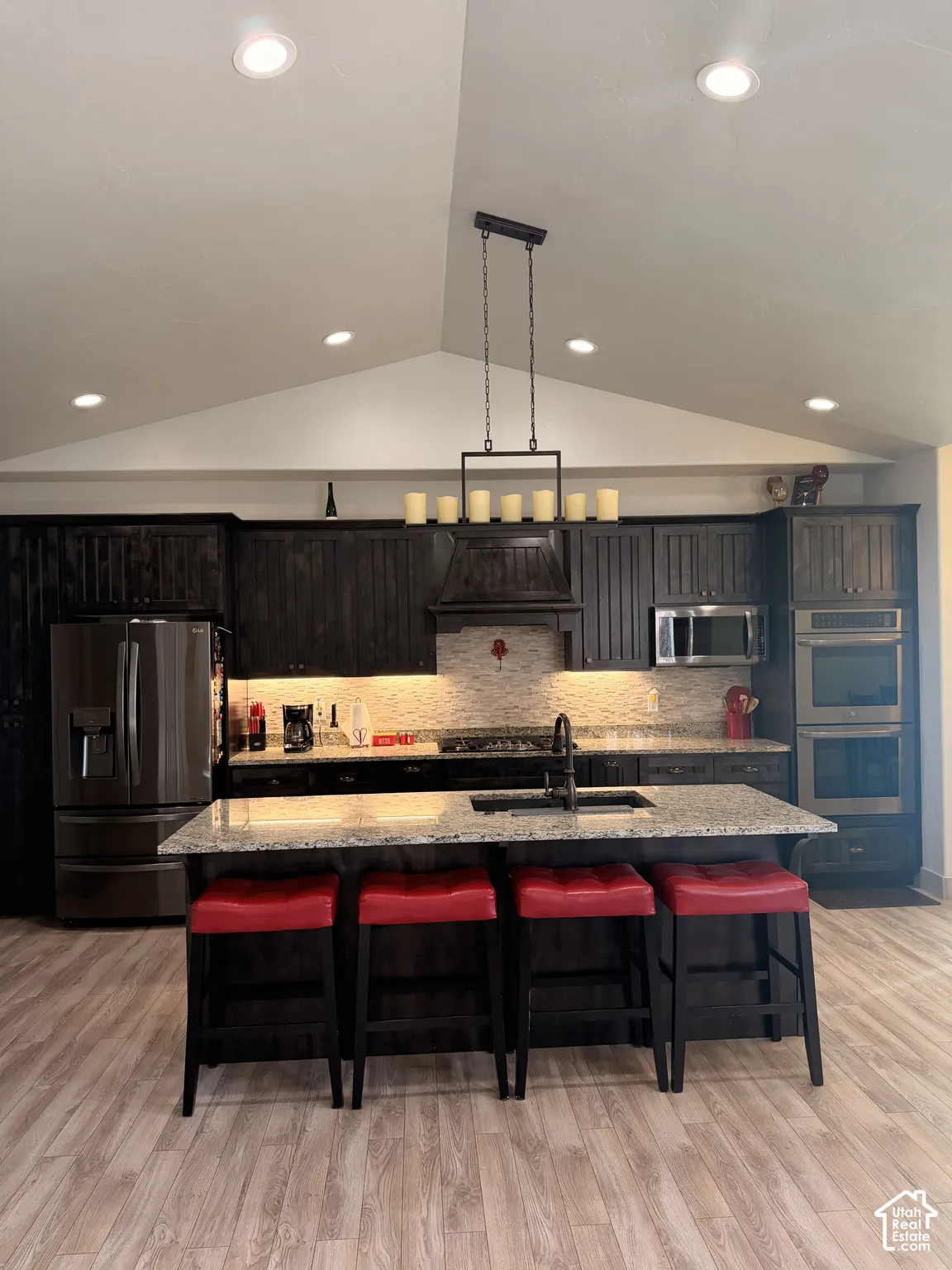 Vaulted ceiling with recessed lighting