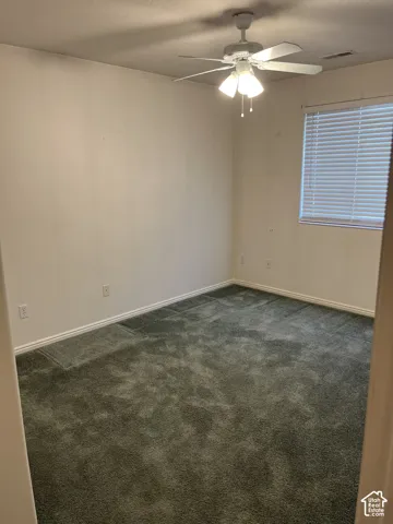 Recessed window with blinds