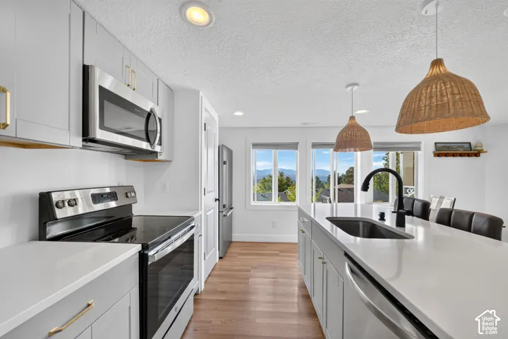 8450 S Dynasty Way, Cottonwood Heights, Utah 84121