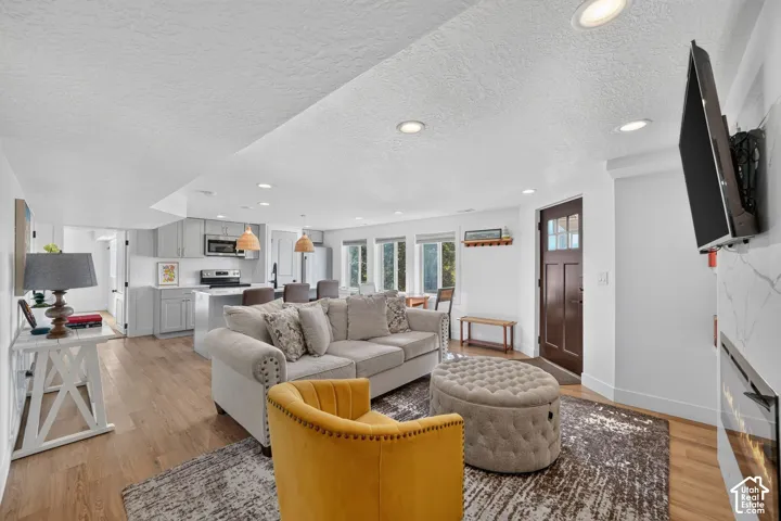 8450 S Dynasty Way, Cottonwood Heights, Utah 84121