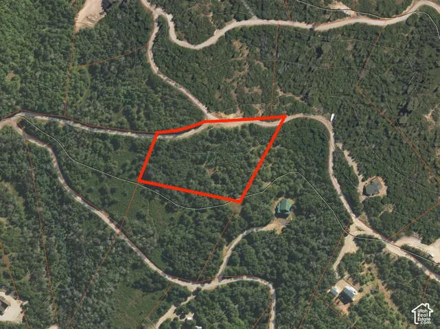 Aerial Map. Indicating the property boundaries and surrounding land features