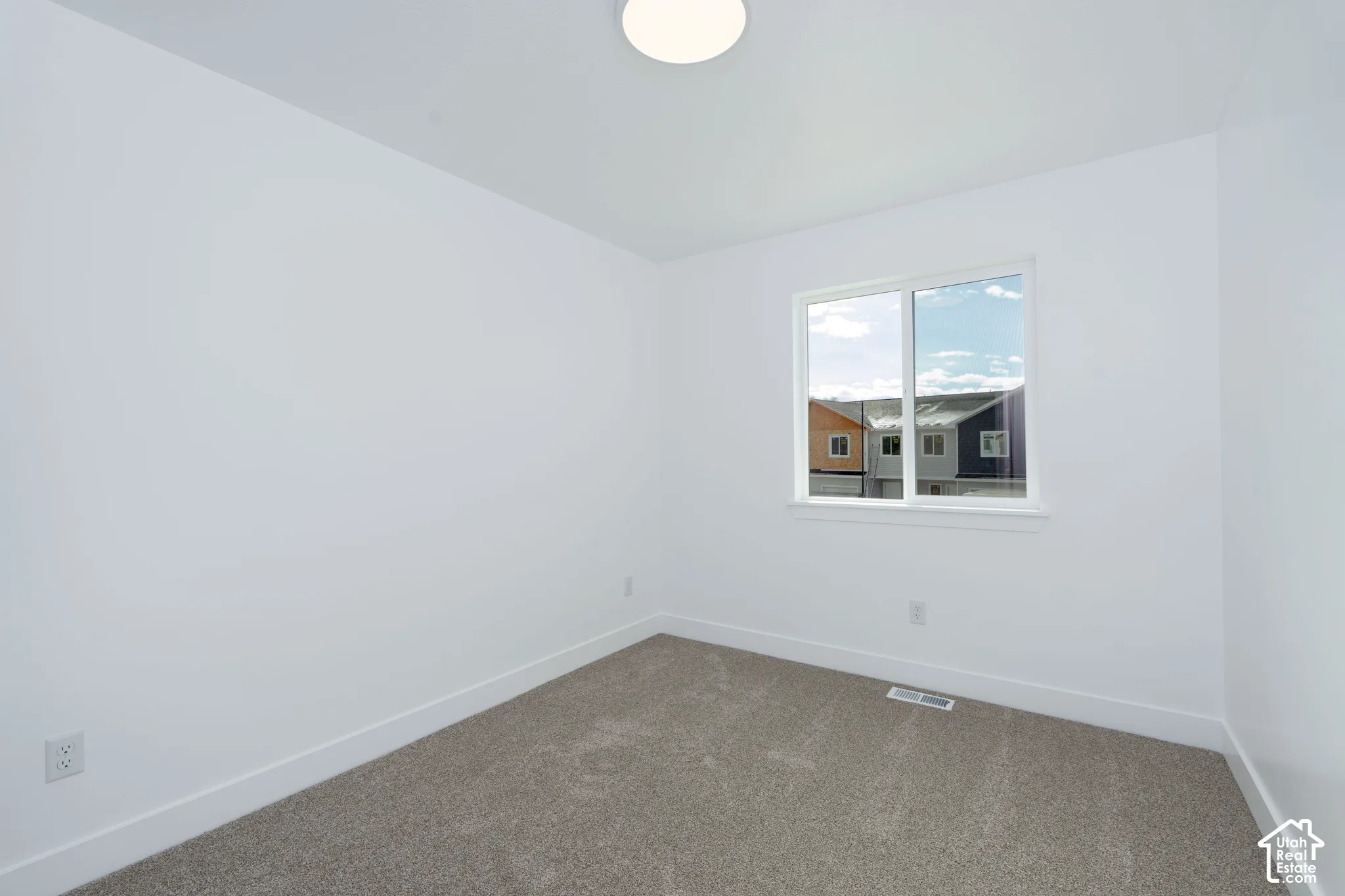 Photos are of a previously built townhome. Finish package varies depending on the townhome. Ask for details.