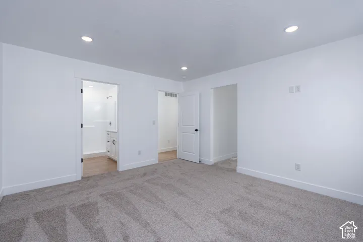 Photos are of a previously built townhome. Finish package varies depending on the townhome. Ask for details.