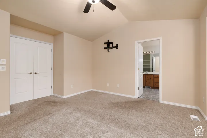 Vaulted ceiling with ceiling fan