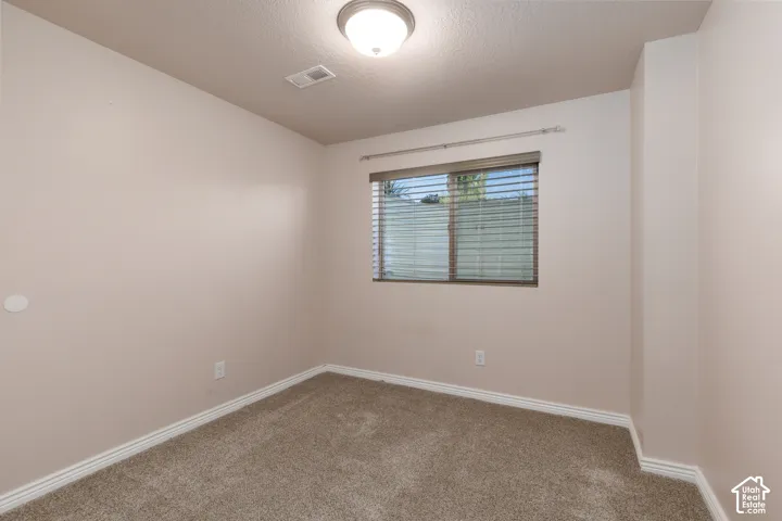 Recessed window with horizontal blinds