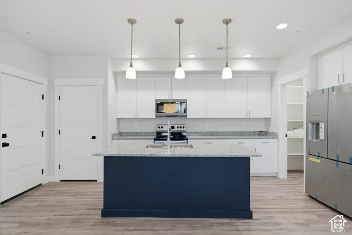 Sample of 2 bedroom kitchen/family room layout
