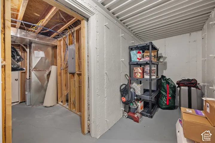 5667 W 3900 S, Hooper, Utah 84315