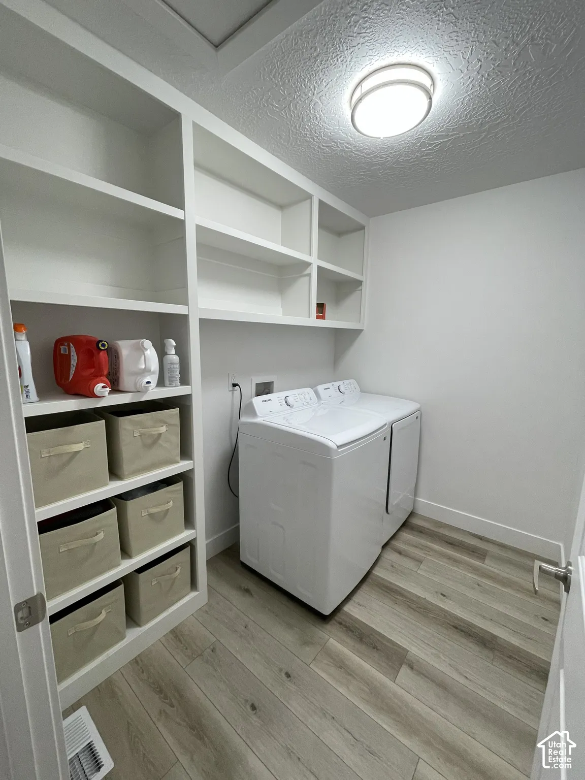 Built-in open shelving