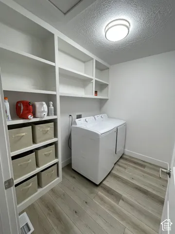 Built-in open shelving
